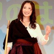 武田梨奈、今年頭突きで割った瓦の数は300枚!