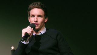 スティーヴン・ホーキングを演じる難しさとは?『レ・ミゼラブル』のエディ・レッドメインが明かす