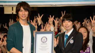 福士蒼汰、ギネス世界記録樹立！360人の女性と「だるまさんが転んだ」