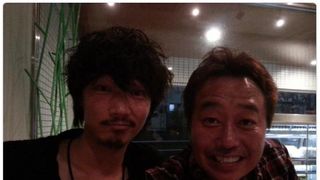 三村マサカズ、綾野剛となぜかツーショット「なんか、いろいろあって」