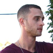 トム・ハンクスの24歳の息子チェスター コカイン依存症治療を告白