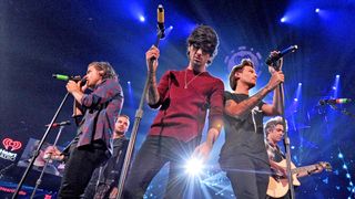 ワン・ダイレクション、4枚目のアルバムも首位デビュー