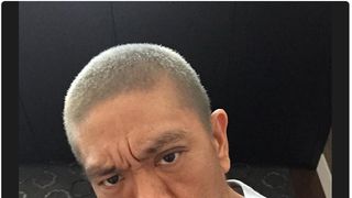 ダウンタウン松本、銀髪で大胆イメチェン！「白髪 腹立つ」