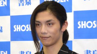 「仮面ライダー鎧武」戦極凌馬役でブレイク!青木玄徳、初写真集の出来栄えに自信!
