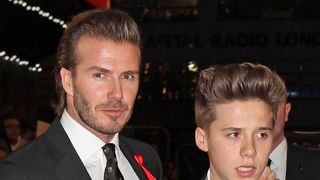 ベッカムと息子ブルックリンが自動車事故