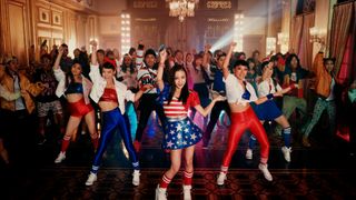 板野友美、新曲は“カンパイ”ソング！「COME PARTY!」MVが完成