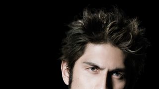 平井堅が歌う「Tomorrow」をフル尺で!『アニー』特別映像公開