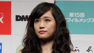 前田敦子、髪をバッサリ!染谷将太との2ショット公開