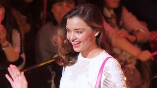ミランダ・カー来日!蛯原友里らとの豪華ランウェイでキュートな魅力発揮!