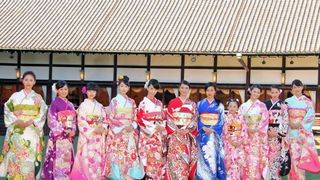 武井咲、剛力彩芽らオスカー美女11名、恒例の晴れ着披露