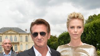 シャーリーズ・セロンとショーン・ペンが極秘婚約