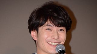 岡田将生、『ST』初日舞台あいさつ中に「本気で眠い…」