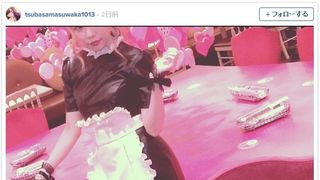 益若つばさ、メイド姿で太ももチラリ!セクシーと話題に