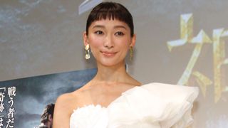 新婚の杏、純白ドレス姿を披露！ハリウッドに「憧れはある」
