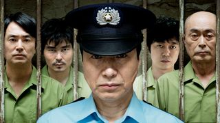 小日向文世に“極道の神さま”が憑依！「プリズン・オフィサー」で還暦アクションに挑戦