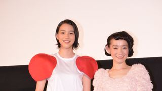 能年玲奈、自作のクラゲ髭をつけご満悦!