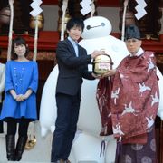 ベイマックス「故郷」の花園神社にアカデミー賞受賞を祈願