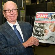 英The Sun紙、伝統のトップレス美女写真の掲載を「時代遅れ」と廃止