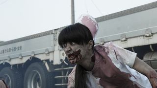 シシド・カフカ衝撃のゾンビ化!指を食べるシーンも