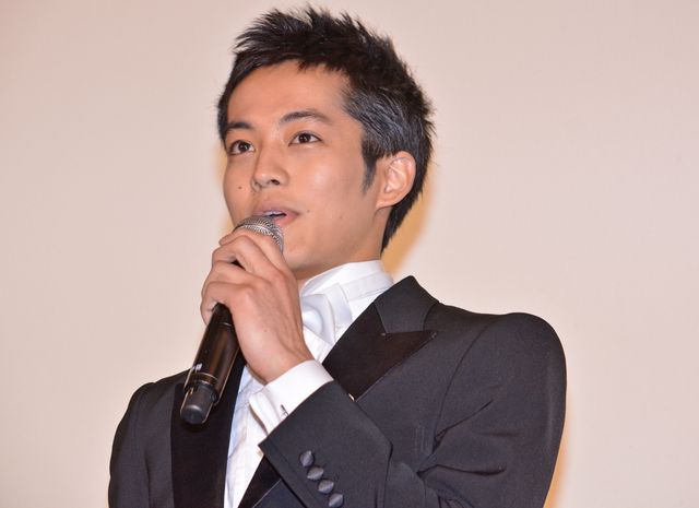 松坂桃李、「日本映画界をけん引する俳優に」というエールに「頑張ります！」