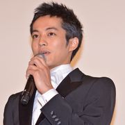 松坂桃李、「日本映画界をけん引する俳優に」というエールに「頑張ります!」