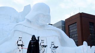 ダース・ベイダー、さっぽろ雪まつりに参戦!世界初公認の巨大雪像がお披露目!