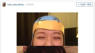 戸田恵梨香、衝撃の丸刈りヅラ姿!