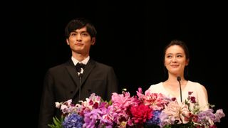 高良健吾、初々しい迷司会ぶりに会場は大爆笑!-ブルーリボン賞