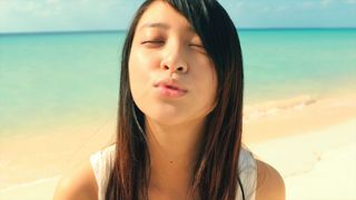 武井咲“本気のチュー顔”を公開