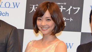 倉科カナ、15歳の中学生役に挑戦！制服＆体操着に苦笑