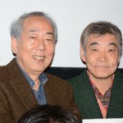 岸部一徳&柄本明、漫才師風ペアルックで登場!『正しく生きる』初日