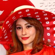 ダレノガレ明美、整形疑惑を否定!記者に鼻を触らせる