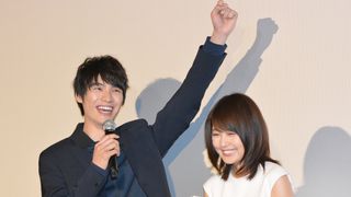 福士蒼汰、有村架純の「おいしい」にガッツポーズ!手作りケーキに挑戦!