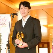『クレしん』原恵一監督、手描きアニメの重要さを力説 特別賞アニメドールに感激