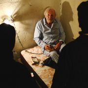 鎖につながれたA・ホプキンスの不敵な笑み!ビール会社ハイネケン経営者誘拐事件の映画化、予告編公開