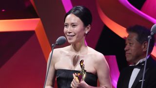 中谷美紀の流ちょうな英語スピーチに拍手喝采 アジアのアカデミー賞で受賞