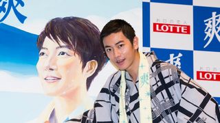 佐藤健、中学以来の“短髪姿”に照れ