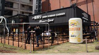 嵐・大野、ビール色のニットで飲む気満々！櫻井＆松潤と乾杯！