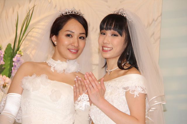 同性婚の一ノ瀬文香&杉森茜、Wウエディングドレスで挙式報告