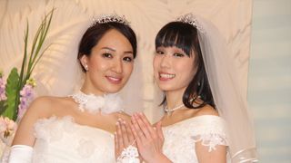 同性婚の一ノ瀬文香&杉森茜、Wウエディングドレスで挙式報告