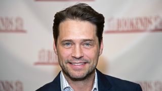 「ビバリーヒルズ高校白書」のジェイソン・プリーストリー、長編映画監督デビュー作を語る