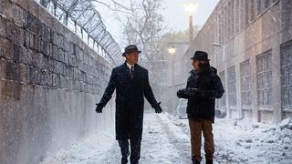 すでにオスカー最有力!トム・ハンクス×スピルバーグ×コーエン兄弟のタッグ作が公開!