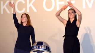 『スター・ウォーズ』新ヒロイン初来日!流ちょうな日本語であいさつ