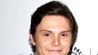 「アメリカン・ホラー・ストーリー」第5弾にエヴァン・ピーターズ再登場！