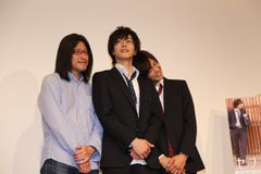 横井健司監督、廣瀬智紀、山田ジェームス武が来場した