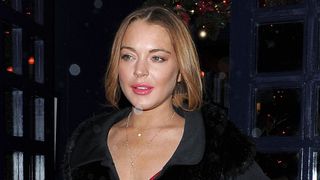 リンジー・ローハン、社会奉仕活動をさぼりロンドンで行方不明 実刑判決の可能性も
