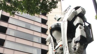 パトレイバー98式イングラムが霞ヶ関の警視庁本庁舎に登場!