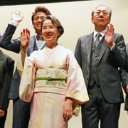 涙こらえ…八千草薫、中みね子監督“奇跡”の映画初日に感無量
