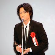 綾野剛が主演男優賞受賞!“役を生きる”俳優としてのこだわりを語る - 第24回日本映画批評家大賞授賞式