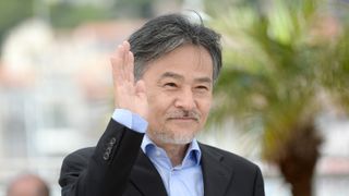 黒沢清監督、カンヌある視点部門で監督賞日本人初受賞!深津絵里&浅野忠信共演作『岸辺の旅』